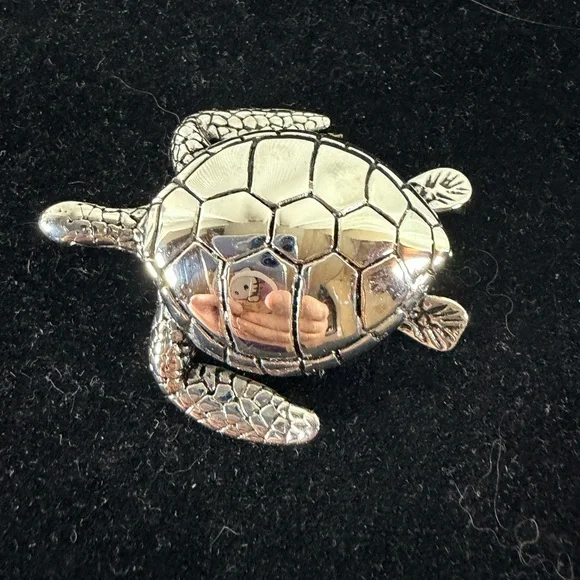 Silver Vintage SeaTurtle Figurine /Pendant”Good Luck Charm “ - Picture 2 of 7